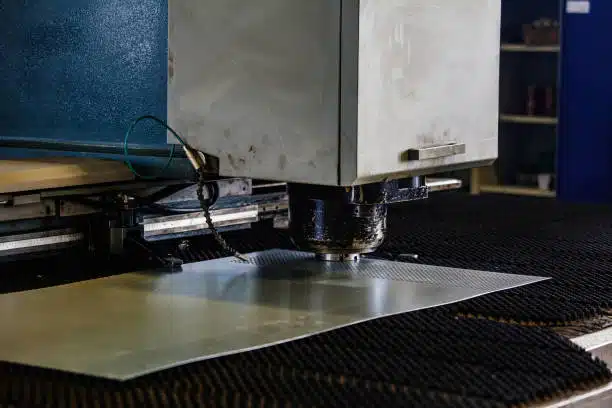 Automated metal stamping equipment processing metal sheet, advanced technology and equipment of metal stamping supplier in China.