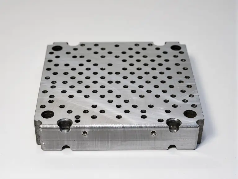 12 استخدامًا وتطبيقًا مختلفًا لختم المعادن