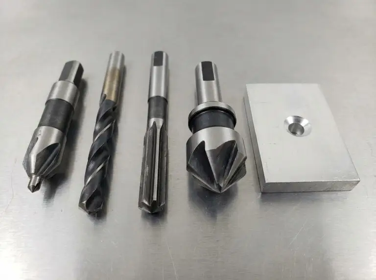 Hole-making tool chain